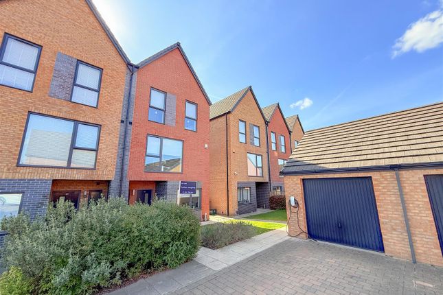 4 bedroom semi-detached house for sale