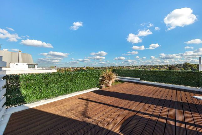 Warwick Drive, Putney, London, SW15 2 bed flat for sale