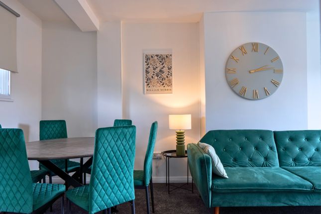 3 bed maisonette