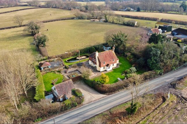 Hailsham BN27 3 bed detached house for sale