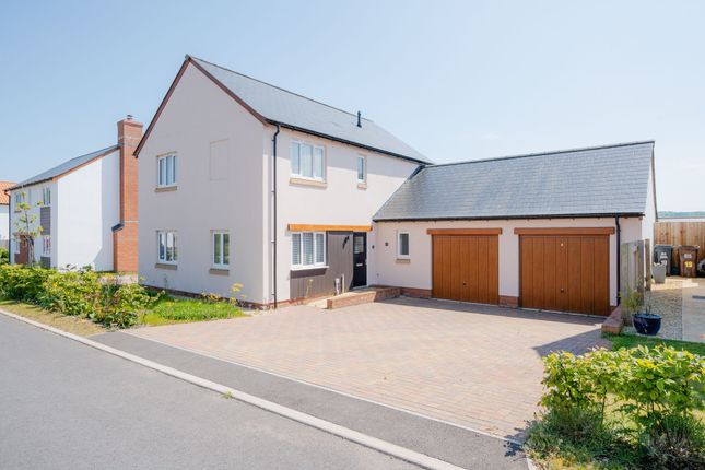 Tarka View, Crediton, EX17 4 bed detached house for sale