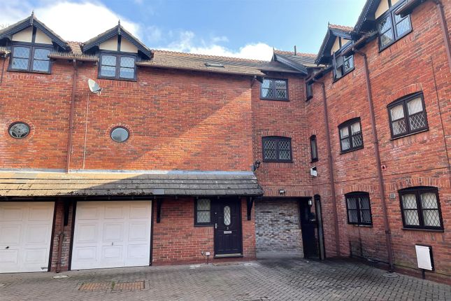 3 bed town house