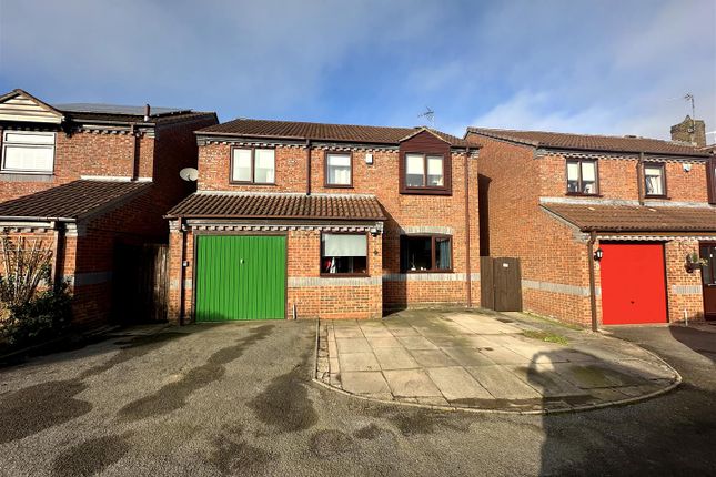 Farriers Way, Crowhill 4 bed detached house for sale