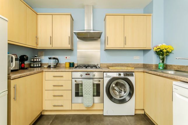 2 bedroom ground floor flat for sale