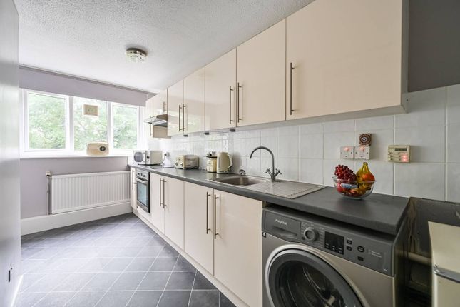 Thetford Close, Wood Green, London, N13 1 bed flat for sale
