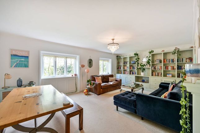 Coombe House, Kingston, Kingston upon... 3 bed flat for sale