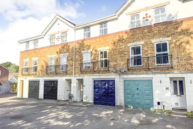 Hawker Road, Guildford GU12 4 bed semi