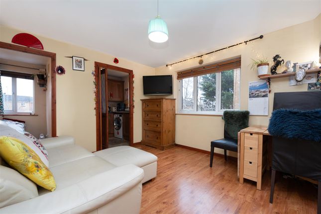 Draycott Close, London, NW2 1 bed flat for sale
