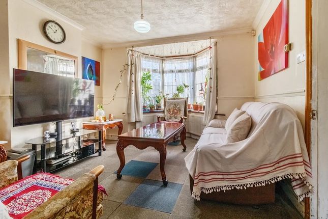 Watling Avenue, Edgware, HA8 3 bed terraced house for sale