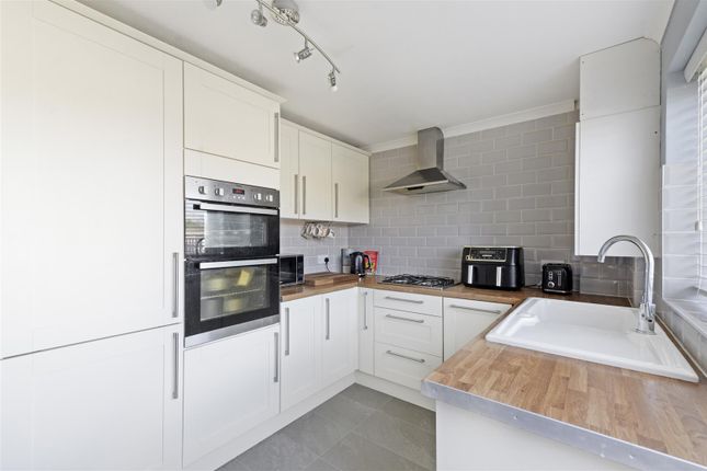 Stanley Close, Staplehurst, Tonbridge 3 bed terraced house for sale
