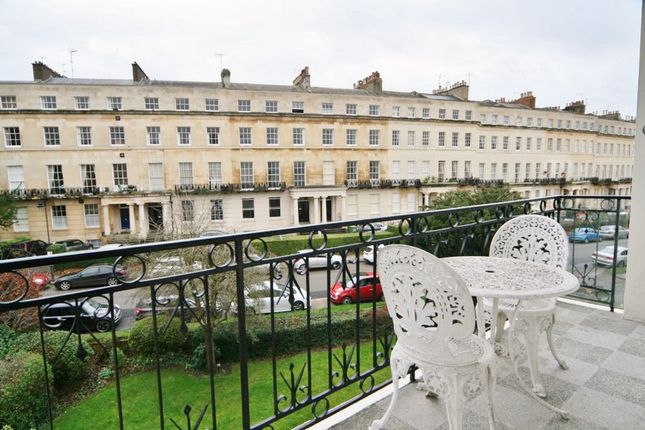 Lansdown Crescent, Cheltenham GL50 2 bed apartment for sale