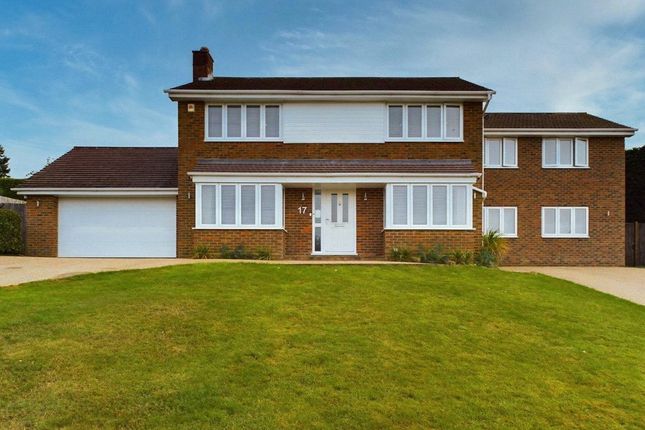 Lancaster Drive, West Sussex RH19 6 bed detached house for sale