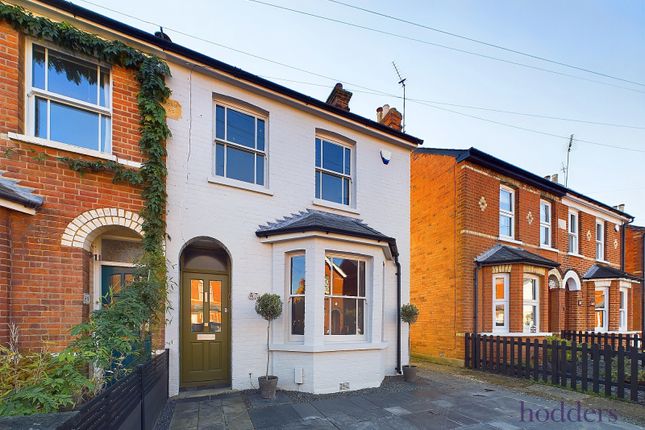 Abbey Road, Chertsey, Surrey, KT16 4 bed semi