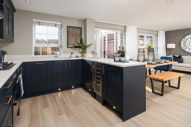 4 bed detached house