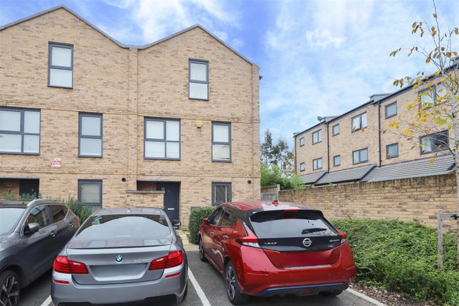4 bedroom town house for sale