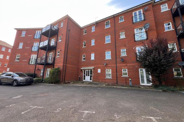 Piper Way, Ilford 2 bed flat for sale