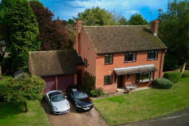 4 bed detached house