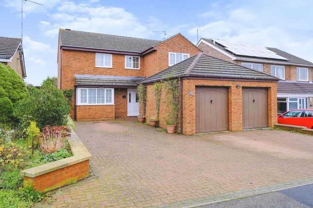 4 bed detached house