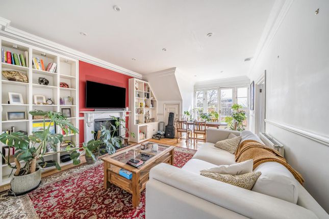 Eton Avenue, Belsize Park, London, NW3 2 bed flat for sale