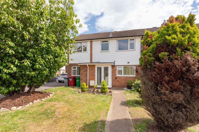 Burgett Road, Slough 4 bed end of terrace house for sale