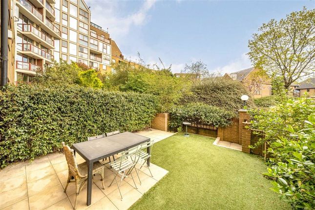 Asher Way, London E1W 3 bed flat for sale