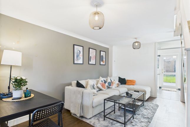 Thorpland Avenue, Ickenham, UB10 2 bed end of terrace house for sale