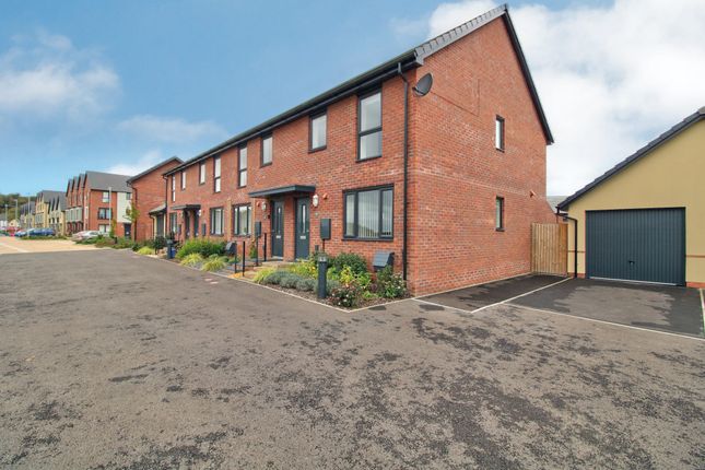 3 bed end terrace house