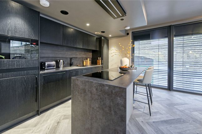 Cremer Street, Hackney, London, E2 2 bed apartment for sale