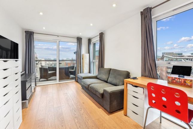 River Walk, Kingston Upon Thames KT2 1 bed apartment for sale