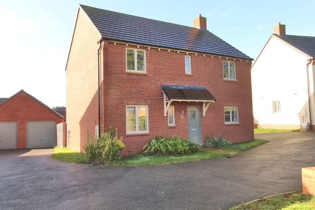 4 bed detached house