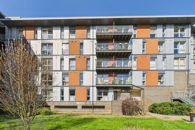 Commonwealth Drive, Crawley 2 bed apartment for sale