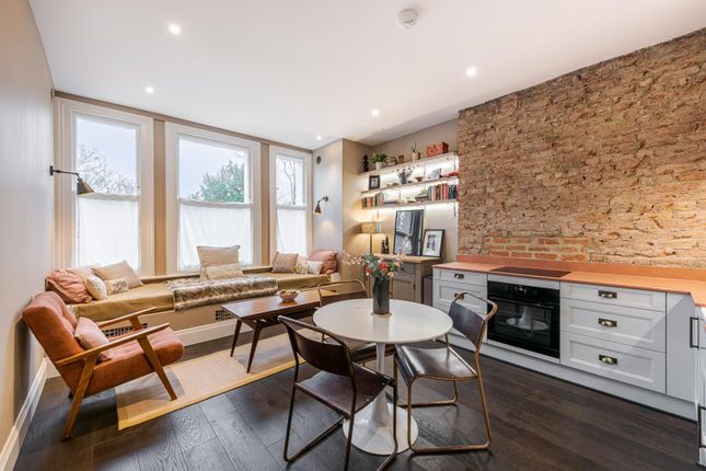 Clapham Road, London SW9 2 bed flat for sale