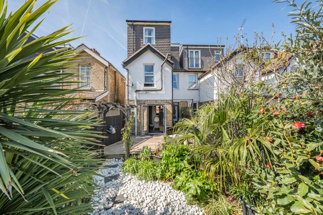 4 bed semi-detached house