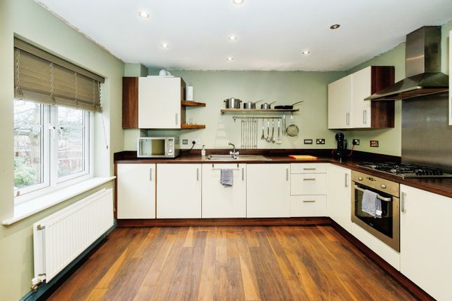 2 bedroom detached house for sale