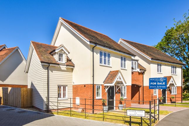 3 bed link detached house