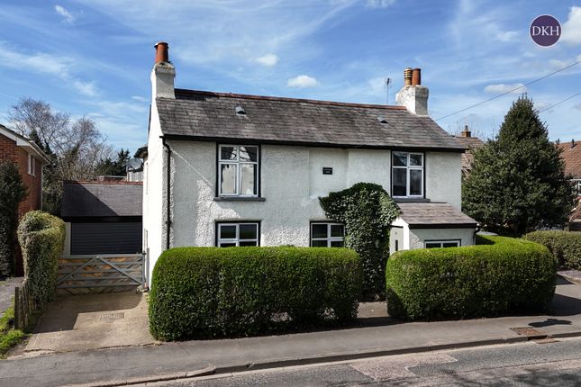 High Road, Watford WD25 4 bed detached house for sale