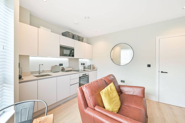 Gruneisen Road, Finchley Central, N3 1 bed flat for sale