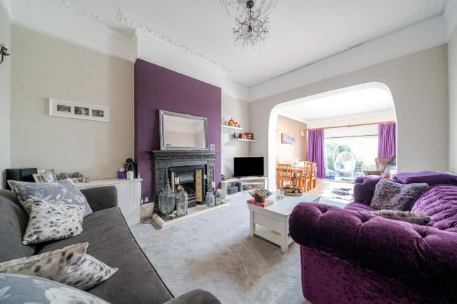 Heathfield Road, Acton, London, W3 3 bed flat for sale