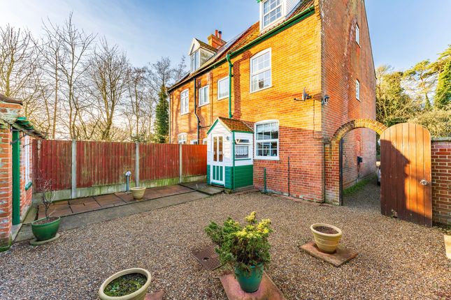 4 bedroom semi-detached house for sale