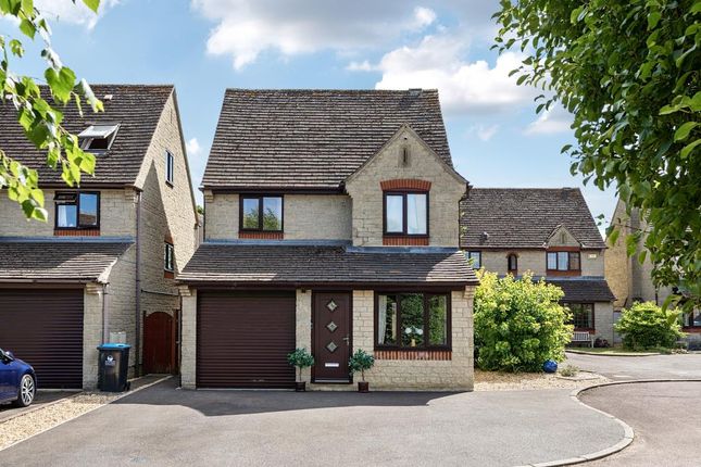 Witney,  Oxfordshire,  OX28 4 bed detached house for sale