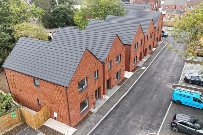 4 bedroom semi-detached house for sale
