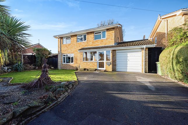 4 bed detached house