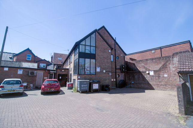 Lyndhurst 2 bed flat for sale