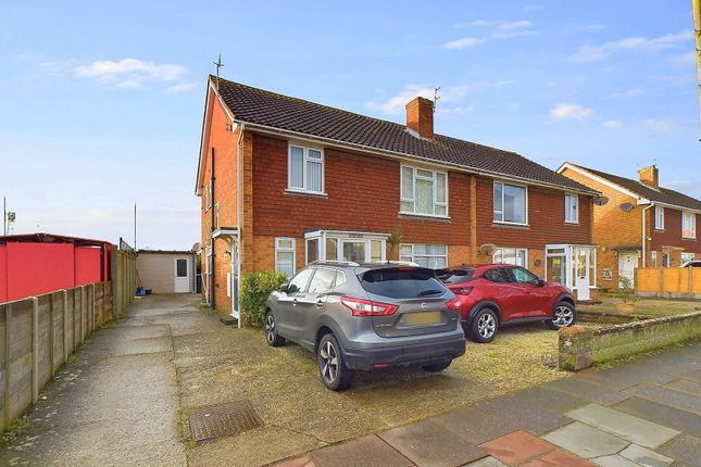 Woodside Road, Worthing BN14 7HQ 2 bed flat for sale