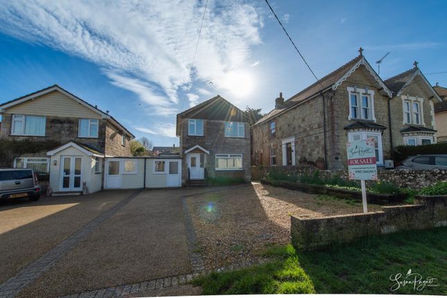 Mountfield Road, Wroxall 3 bed link detached house for sale