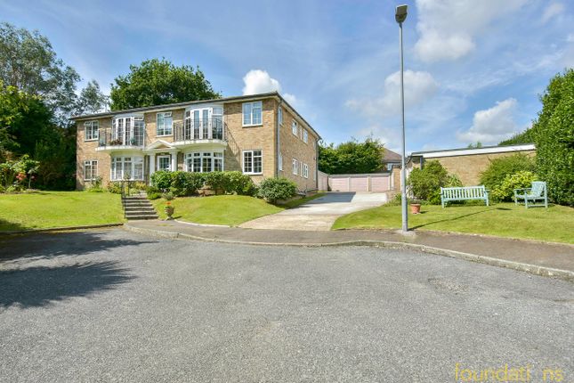 2 bedroom ground floor flat for sale