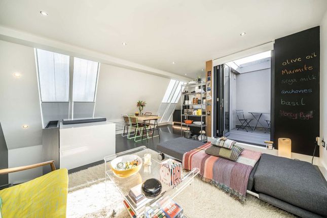 Stanford Mews, London E8 3 bed end of terrace house for sale