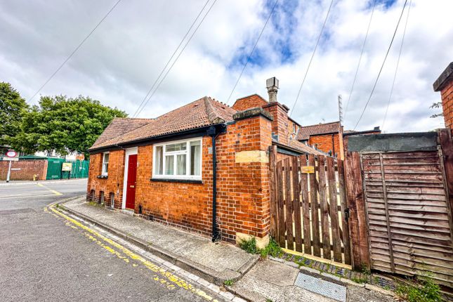 1 bedroom terraced house for sale