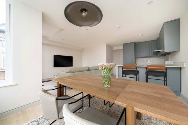 Earlsfield Road, Earlsfield SW18 2 bed flat for sale