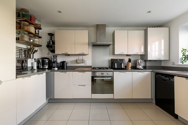 Burgess Road, Horley, Surrey, RH6 4 bed semi